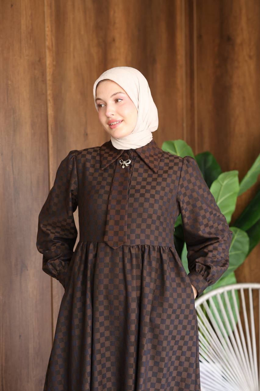 فستان لبابة بني